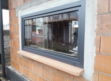 Prawidłowo zamontowane okno w systemie trójwarstwowym