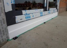 Prawidłowo podparte okno balkonowe