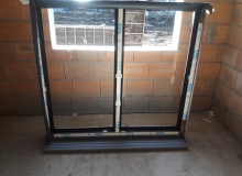 Okno przygotowane do wstawienia w otwór