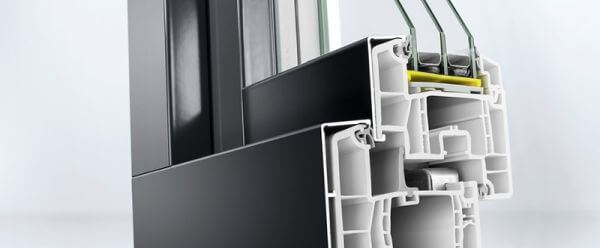 Okna PVC z nakładkami aluminiowymi